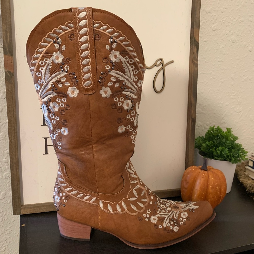 COPY - Brand new cowgirl boots, never worn